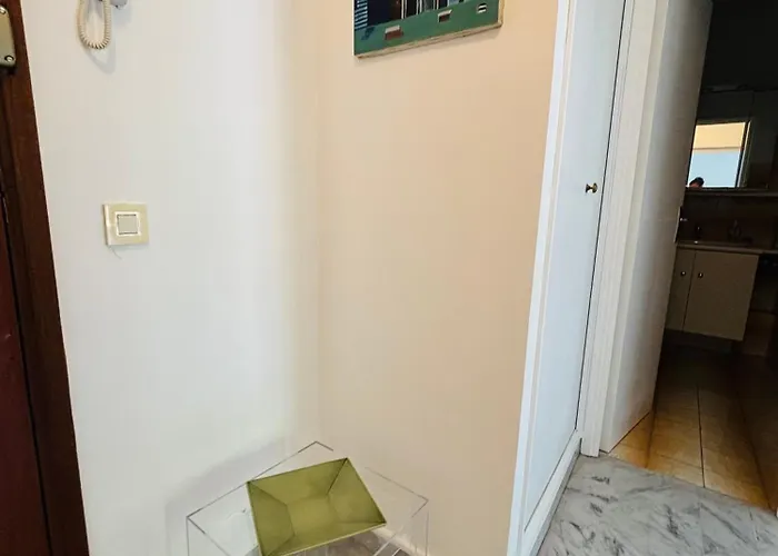 T2 - Garage - Proche Centre & מנטון