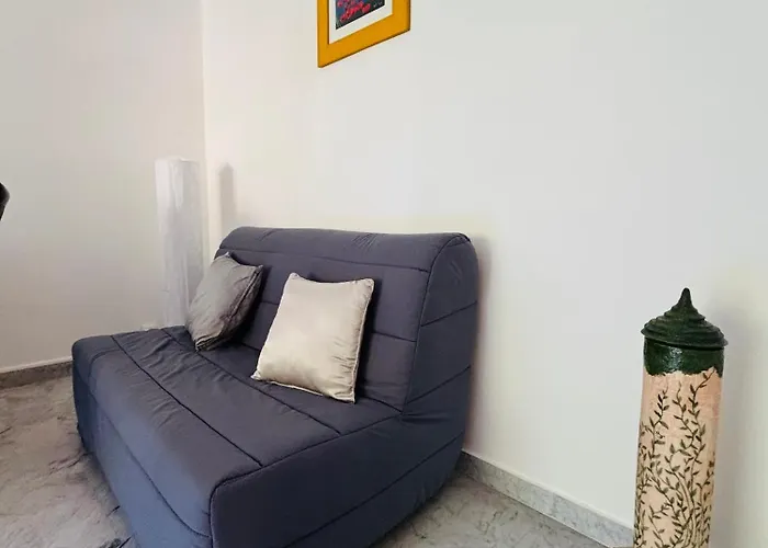 T2 - Garage - Proche Centre & *