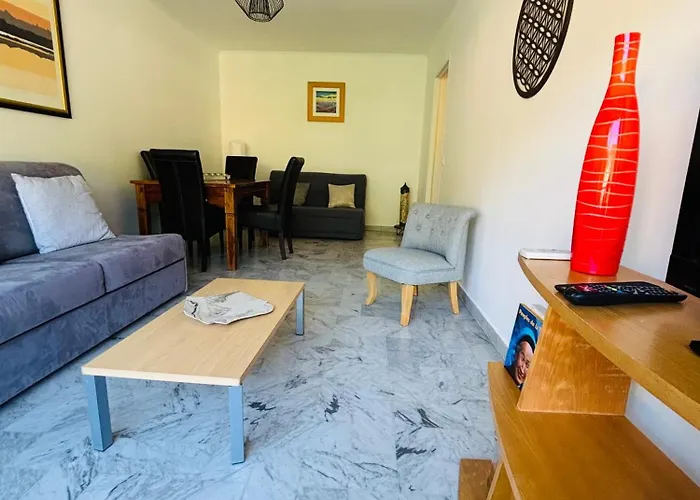 T2 - Garage - Proche Centre & * Menton