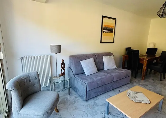 T2 - Garage - Proche Centre & * Menton