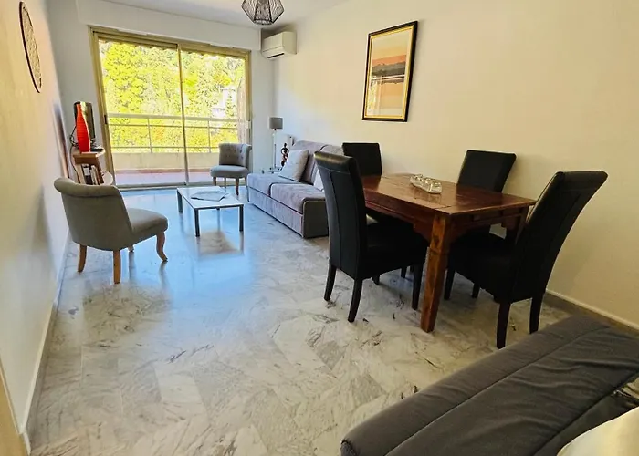 T2 - Garage - Proche Centre & *