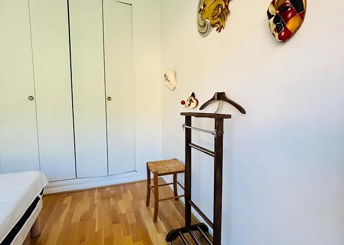 T2 - Garage - Proche Centre & *